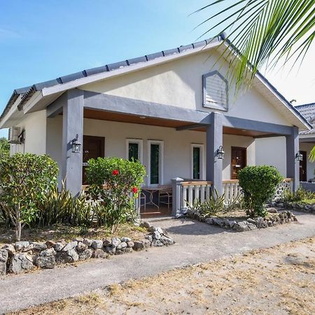 Oyo 89679 Dream Garden Resort Ayer Hangat Exterior photo
