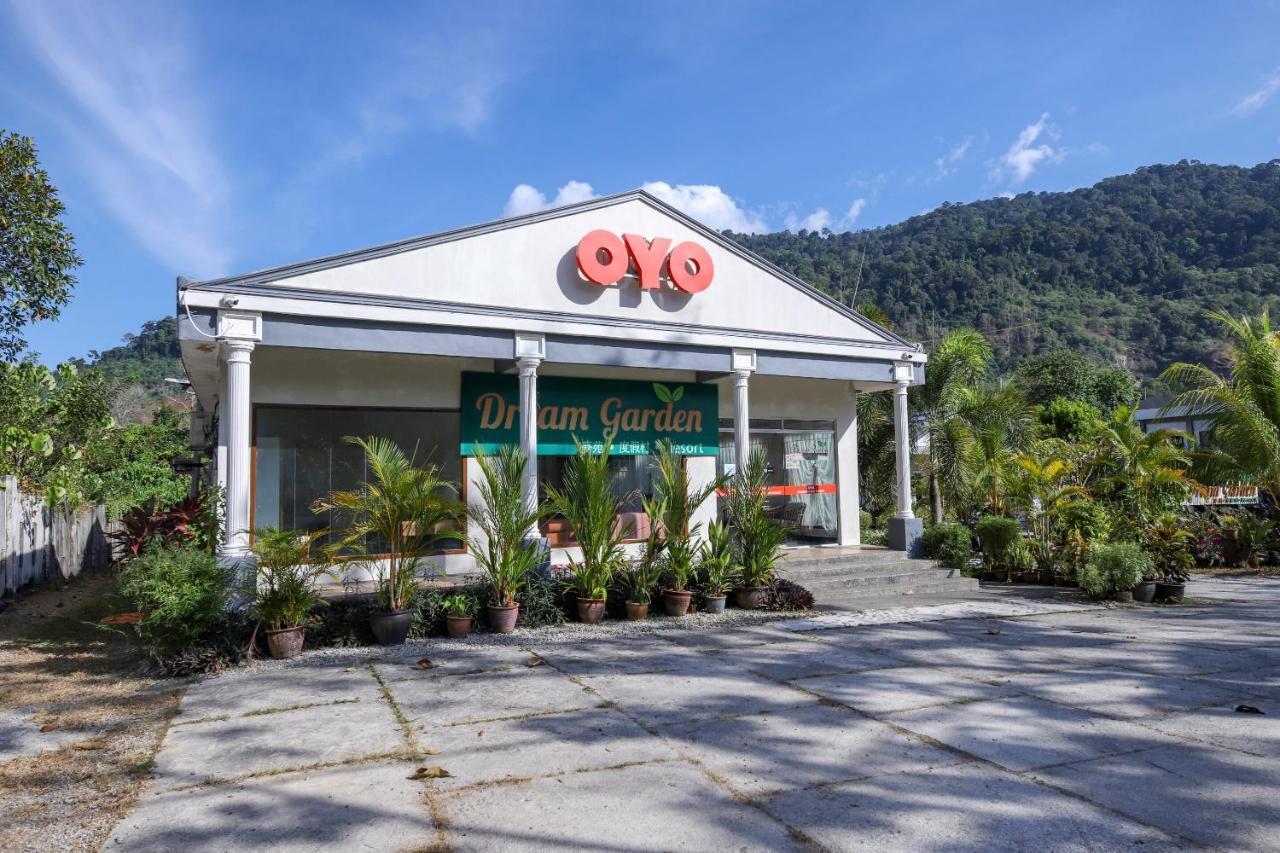 Oyo 89679 Dream Garden Resort Ayer Hangat Exterior photo