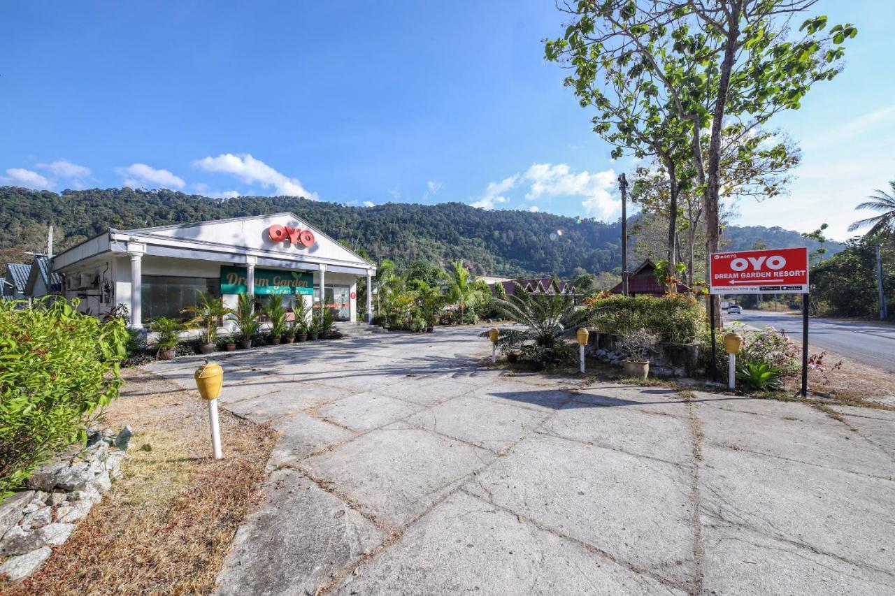 Oyo 89679 Dream Garden Resort Ayer Hangat Exterior photo