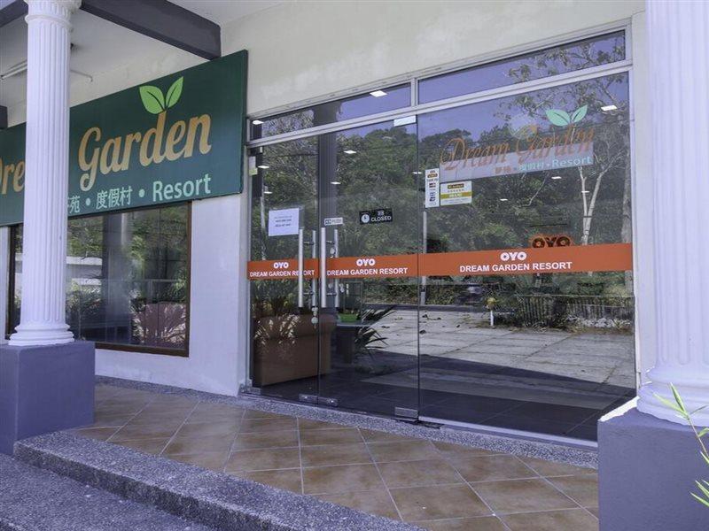 Oyo 89679 Dream Garden Resort Ayer Hangat Exterior photo