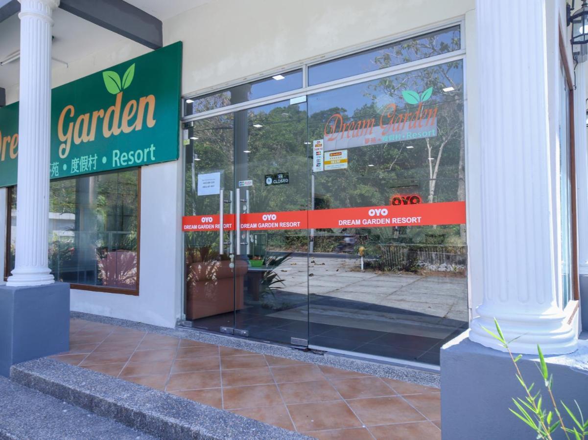 Oyo 89679 Dream Garden Resort Ayer Hangat Exterior photo